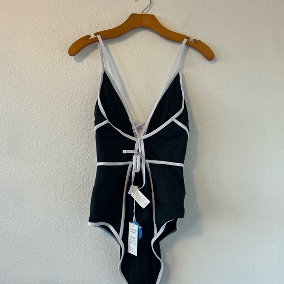 CUPSHE Monochrome Plunging Crossback Slim & Sculpt One Piece Swimsuit Size L - Picture 9 of 10
